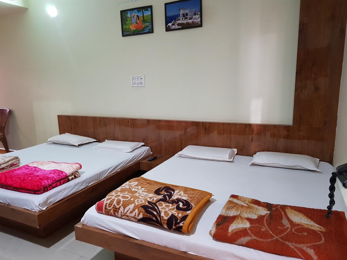 Hotel Shri Radhe Krishna Godarpura Exterior photo
