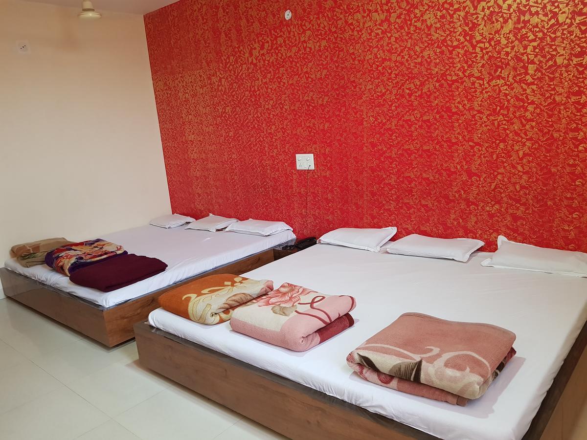Hotel Shri Radhe Krishna Godarpura Exterior photo