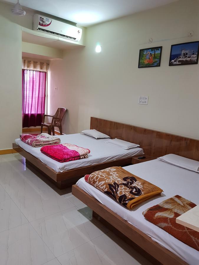 Hotel Shri Radhe Krishna Godarpura Exterior photo